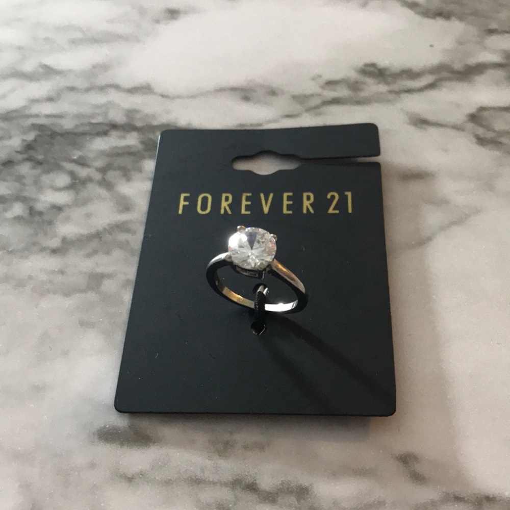 ❤️Brand new silver zirconia ring-see details